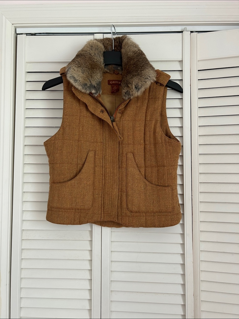 Orvis Tan Tweed Vest with Removable Faux Fur Collar